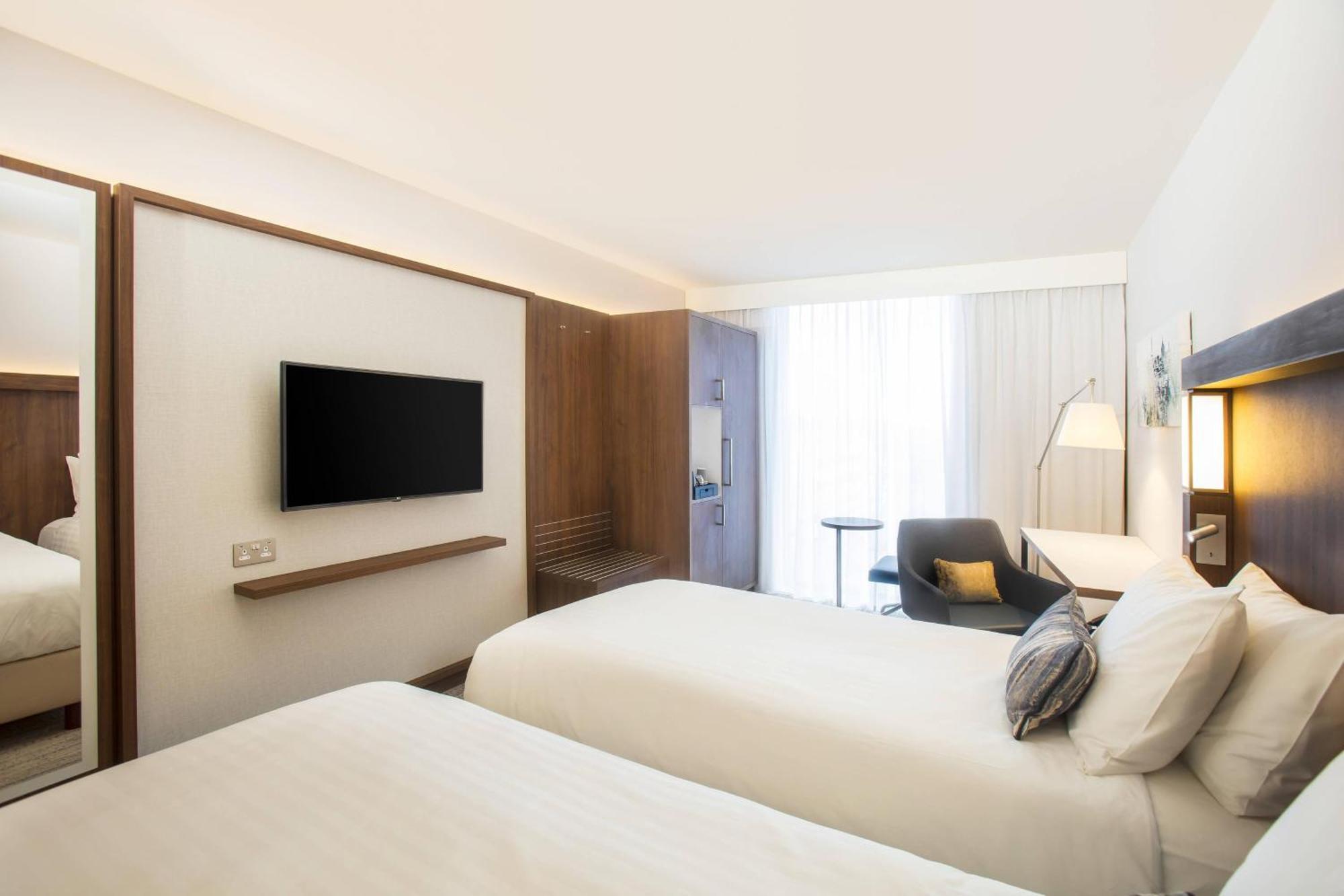 คอร์ตยาร์ด บาย แมริออท เอดินเบอระ เวสต์ Hotel เอดินบะระ ภายนอก รูปภาพ